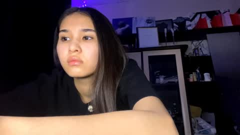 catherinepirs online show from April 17, 2026, 4:21 pm