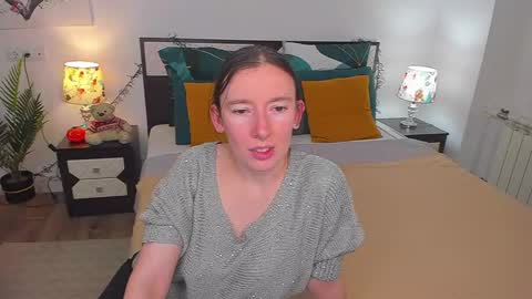 Snapshot of catherinewalls chatting on December 2, 2024, 7:36 am Catrin online show from December 2, 2024, 7:36 am