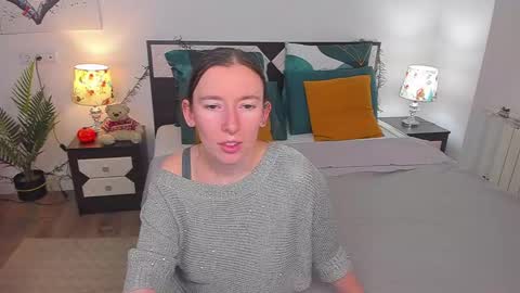 Snapshot of catherinewalls chatting on December 3, 2024, 4:25 am Catrin online show from December 3, 2024, 4:25 am