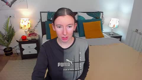 Snapshot of catherinewalls chatting on December 9, 2024, 4:23 am Catrin online show from December 9, 2024, 4:23 am