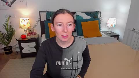 Snapshot of catherinewalls chatting on December 9, 2024, 7:28 am Catrin online show from December 9, 2024, 7:28 am