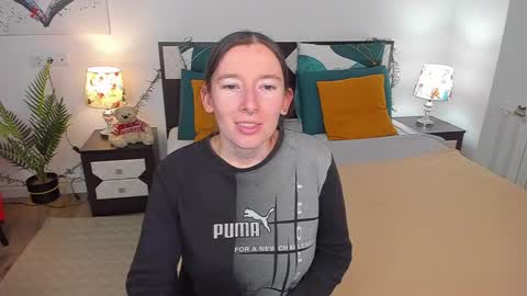 Snapshot of catherinewalls chatting on December 15, 2024, 4:29 am Catrin online show from December 15, 2024, 4:29 am