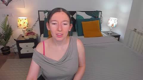 Snapshot of catherinewalls chatting on December 16, 2024, 3:40 am Catrin online show from December 16, 2024, 3:40 am