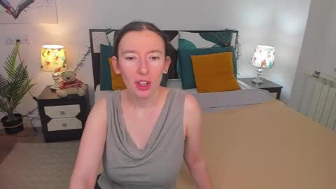 Snapshot of catherinewalls chatting on December 19, 2024, 2:34 am Catrin online show from December 19, 2024, 2:34 am