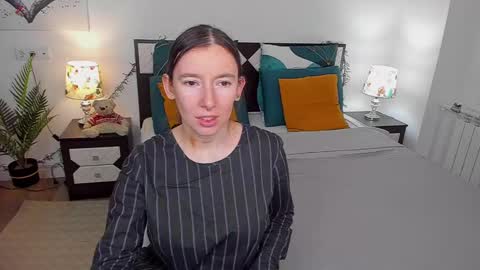 Snapshot of catherinewalls chatting on December 23, 2024, 6:44 am Catrin online show from December 23, 2024, 6:44 am