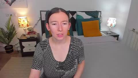 Snapshot of catherinewalls chatting on December 25, 2024, 7:14 am Catrin online show from December 25, 2024, 7:14 am