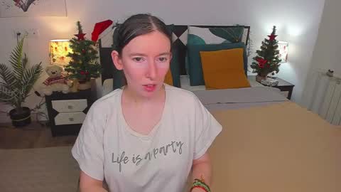 Snapshot of catherinewalls chatting on January 6, 2025, 2:15 am Catrin online show from January 6, 2025, 2:15 am