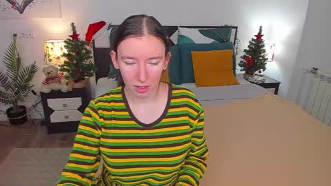 Snapshot of catherinewalls chatting on January 14, 2025, 1:58 am Catrin online show from January 14, 2025, 1:58 am