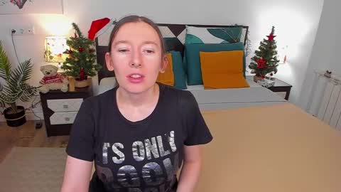 Snapshot of catherinewalls chatting on February 2, 2025, 2:06 am Catrin online show from February 2, 2025, 2:06 am