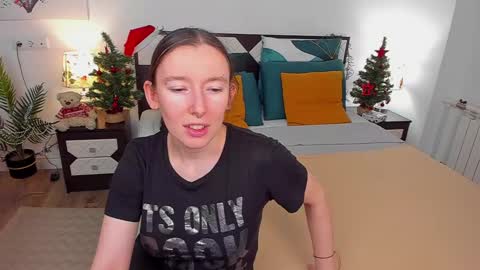 Snapshot of catherinewalls chatting on February 2, 2025, 8:57 am Catrin online show from February 2, 2025, 8:57 am