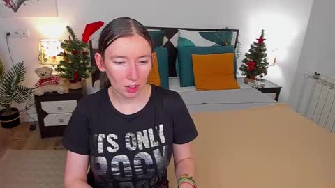 Snapshot of catherinewalls chatting on February 4, 2025, 1:23 am Catrin online show from February 4, 2025, 1:23 am