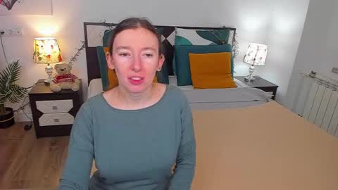 Snapshot of catherinewalls chatting on February 6, 2025, 5:03 am Catrin online show from February 6, 2025, 5:03 am