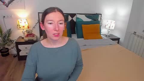 Snapshot of catherinewalls chatting on February 8, 2025, 3:08 am Catrin online show from February 8, 2025, 3:08 am