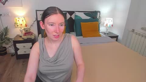 Snapshot of catherinewalls chatting on February 12, 2025, 8:49 am Catrin online show from February 12, 2025, 8:49 am