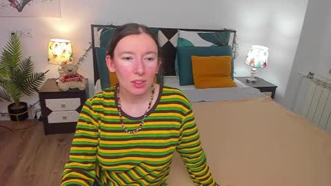 Snapshot of catherinewalls chatting on February 17, 2025, 1:58 am Catrin online show from February 17, 2025, 1:58 am