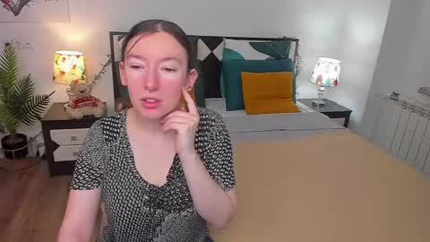 Snapshot of catherinewalls chatting on February 18, 2025, 4:26 am Catrin online show from February 18, 2025, 4:26 am