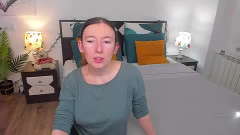 Snapshot of catherinewalls chatting on February 24, 2025, 8:38 am Catrin online show from February 24, 2025, 8:38 am