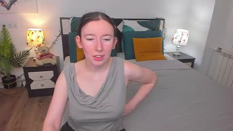 Snapshot of catherinewalls chatting on March 4, 2025, 5:42 am Catrin online show from March 4, 2025, 5:42 am