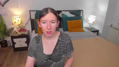 Snapshot of catherinewalls chatting on March 12, 2025, 5:24 am Catrin online show from March 12, 2025, 5:24 am