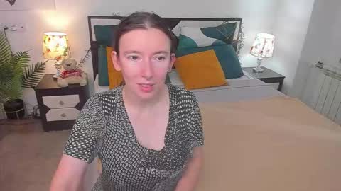 Snapshot of catherinewalls chatting on September 12, 2025, 6:46 am Catrin online show from September 12, 2025, 6:46 am