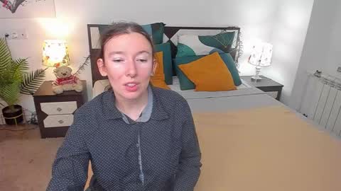 Snapshot of catherinewalls chatting on September 22, 2025, 5:53 am Catrin online show from September 22, 2025, 5:53 am