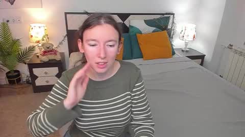 Snapshot of catherinewalls chatting on October 2, 2025, 7:37 am Catrin online show from October 2, 2025, 7:37 am