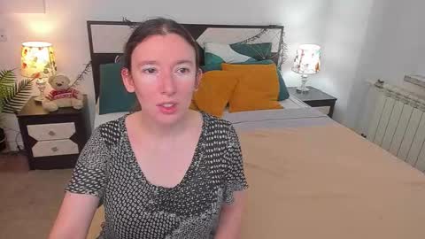 Snapshot of catherinewalls chatting on October 12, 2025, 7:29 am Catrin online show from October 12, 2025, 7:29 am