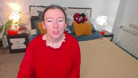 Snapshot of catherinewalls chatting on November 2, 2025, 8:06 am Catrin online show from November 2, 2025, 8:06 am