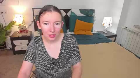 Snapshot of catherinewalls chatting on November 11, 2025, 2:22 am Catrin online show from November 11, 2025, 2:22 am