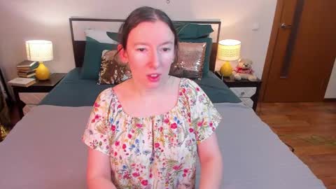 Catrin online show from February 15, 2026, 4:42 am