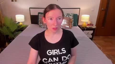 Snapshot of catherinewalls chatting on July 13, 2026, 3:42 am Catrin online show from July 13, 2026, 3:42 am
