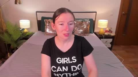 Snapshot of catherinewalls chatting on July 15, 2026, 3:56 am Catrin online show from July 15, 2026, 3:56 am