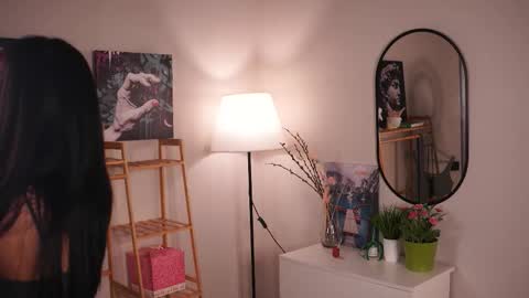 Lee online show from September 28, 2025, 4:12 pm