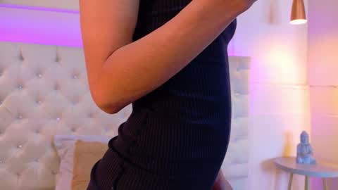 Snapshot of cathmellow_ chatting on December 5, 2025, 8:05 pm CATH online show from December 5, 2025, 8:05 pm