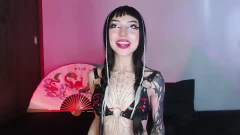 Snapshot of cati_petite chatting on December 23, 2024, 9:18 pm Cati help me reach my goal of 100 thumbs up again 3 online show from December 23, 2024, 9:18 pm