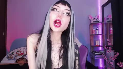 Snapshot of cati_petite chatting on March 1, 2025, 10:53 pm Cati help me reach my goal of 100 thumbs up again 3 online show from March 1, 2025, 10:53 pm