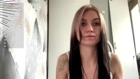 Lola online show from October 11, 2025, 9:41 am