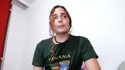 Catalina Restrepo online show from December 3, 2025, 1:13 am