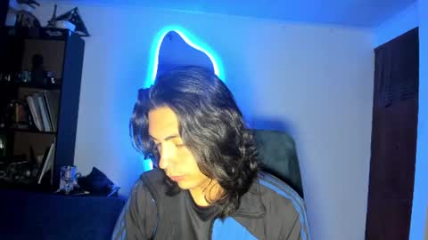 catnuaa online show from June 17, 2026, 3:42 am