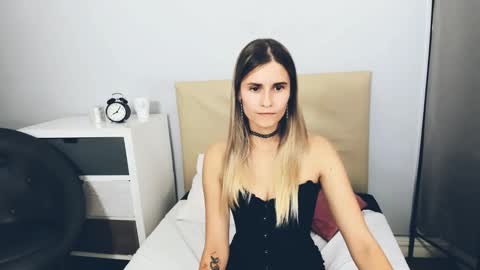 Snapshot of catringood chatting on October 18, 2025, 2:29 pm CatrinGood online show from October 18, 2025, 2:29 pm