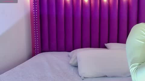 CATALEYA  online show from September 15, 2025, 1:44 pm