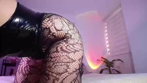 CATALEYA  online show from December 20, 2025, 10:17 pm