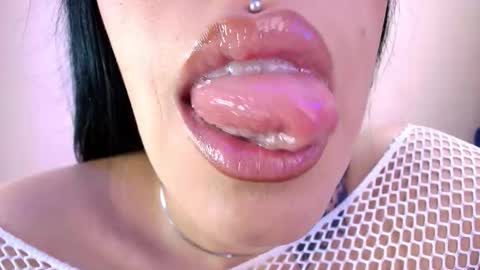 Cattleya online show from March 21, 2026, 3:33 am