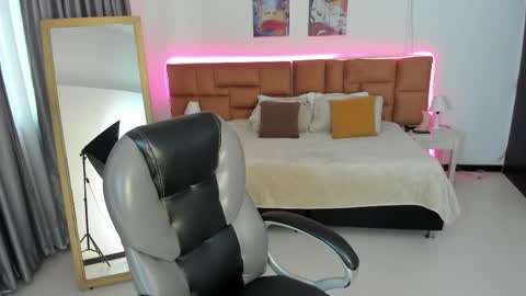 Snapshot of catti_brie_ chatting on April 26, 2026, 11:30 am catti_brie_ online show from April 26, 2026, 11:30 am