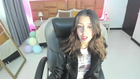 Snapshot of catti_brie_ chatting on April 28, 2026, 11:37 am catti_brie_ online show from April 28, 2026, 11:37 am