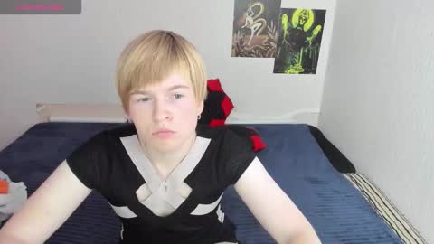 cattie_w_ online show from November 5, 2025, 1:49 am