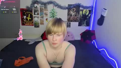 Snapshot of cattie_w_ chatting on January 16, 2026, 1:09 am cattie_w_ online show from January 16, 2026, 1:09 am