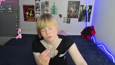 Snapshot of cattie_w_ chatting on February 5, 2026, 1:21 am cattie_w_ online show from February 5, 2026, 1:21 am