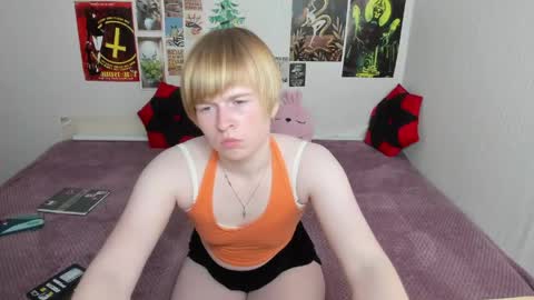 cattie_w_ online show from May 20, 2026, 1:12 am