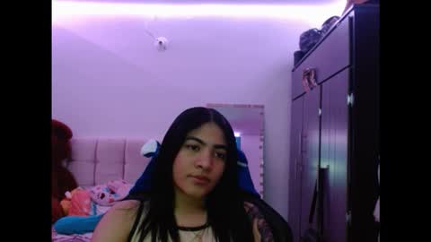 Snapshot of caylinn19 chatting on September 24, 2025, 2:48 am Caylinn online show from September 24, 2025, 2:48 am